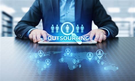 What is Software Development Outsourcing? A Strategy for Growth Amidst Global Challenges